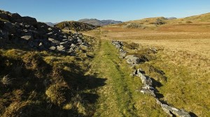 W drodze do Bryn Cader Faner (ze Snowdonią na horyzoncie)