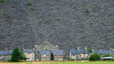 Zbocze łupkowych odpadów w Blaenau Ffestiniog