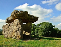 Prehistoryczne grobowce Tinkinswood i St Lythans