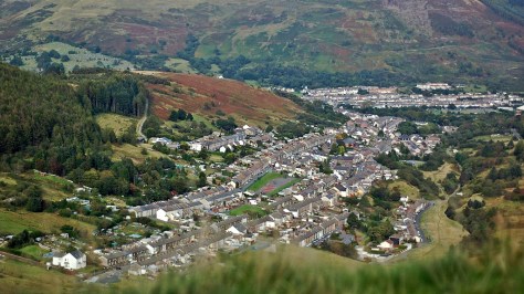 Niewielkie miasteczka Dolin często leżą w zaskakująco pięknym otoczeniu