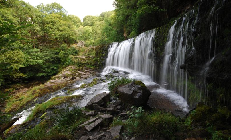 W "krainie wodospadów" - wodospad Sgwd Isaf Clun Gwyn