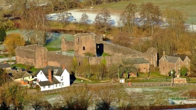 Skenfrith z Coedanghred Hill