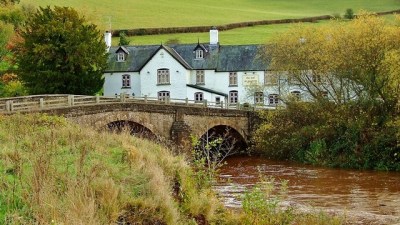 Monnow Bridge i The Bell at Skenfrith