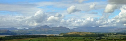 Widok z zamku na Snowdonię i Półwysep Llŷn