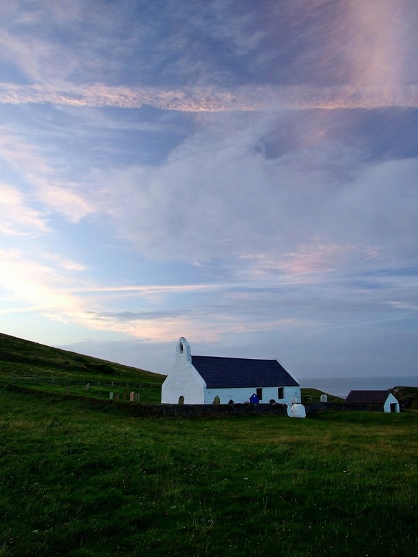 Kościół Świętego Krzyża w Mwnt