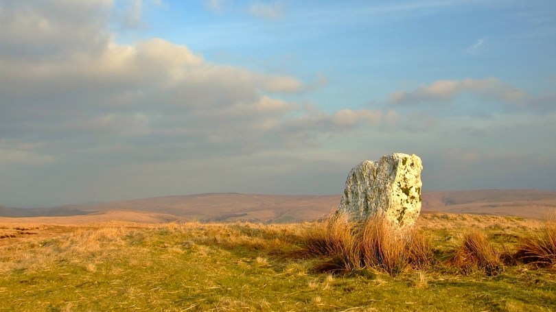 Pen Maen Wern - standing stone na wzgórzach nad Doliną Claerwen