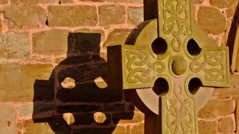 Krzyż przy kościele w Breinton