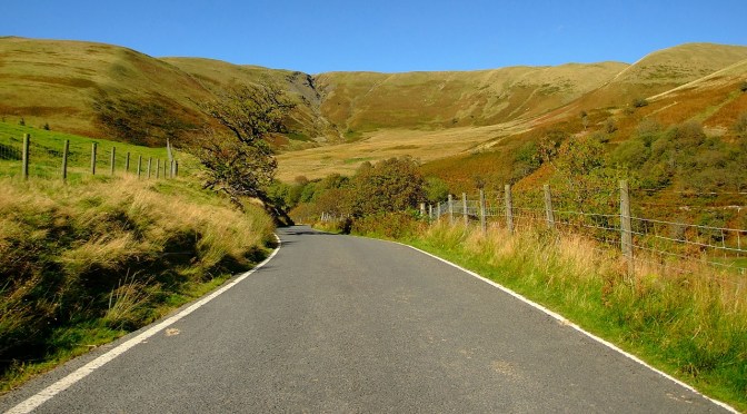 Wąskimi drogami przez Walijską Pustynię – z Rhayader do Strata Florida